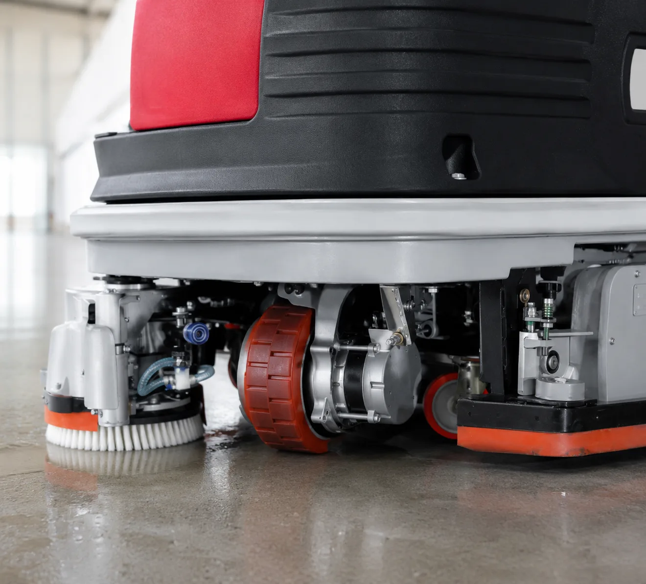 Ride On Scrubber & Sweeper 100S (Traction Battery) – Made in Italy - Image 5