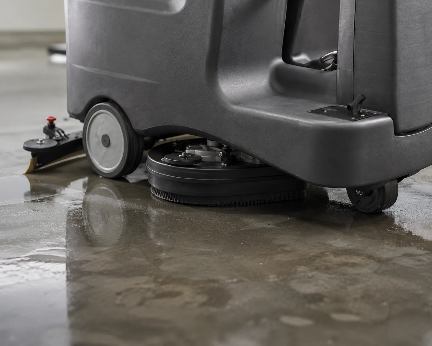 Ride On Scrubber Dryer Xtreme 4100 (Basic) – Made In Italy - Image 5